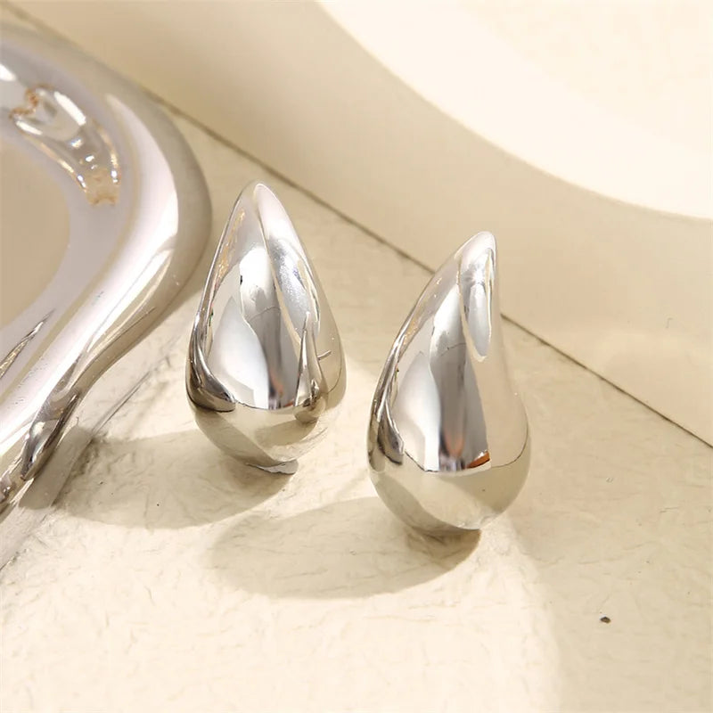 Waterdrop Earrings & Necklace Set: Minimalist Elegance in Gold or Silver